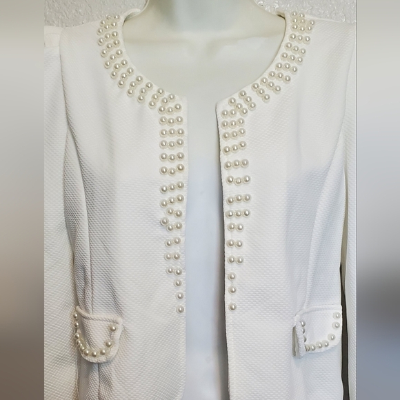 Pearl-Embellished White Textured Puff Shoulders Open Front Jacket - Picture 5 of 8
